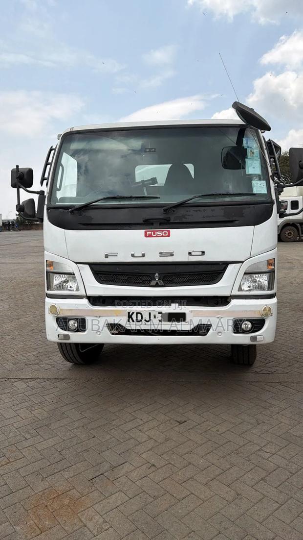 Mitsubishi Fuso Fi 2021 2022 White