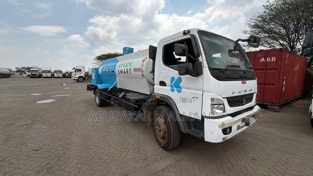 Mitsubishi Fuso Fi 2021 2022 White - thumbnail 4