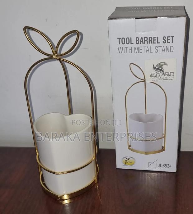 Jd8534 Love Shape Ceramic Tool Barrel Set Gold or Silver Metal Stand - thumbnail 5