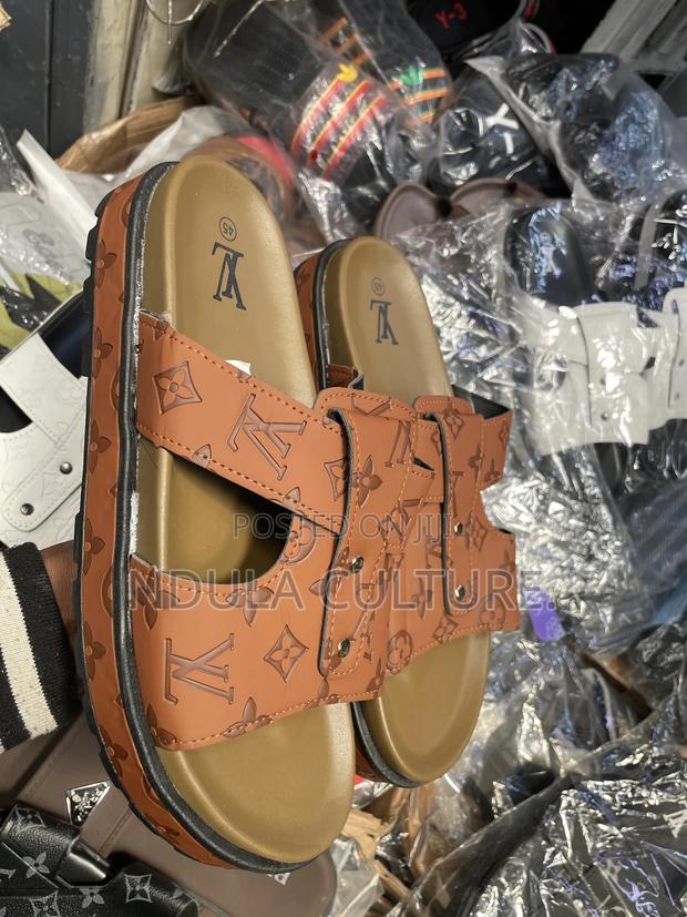 (Generic) Louis Vuitton Sandals - thumbnail 3