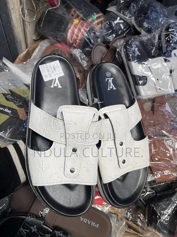 (Generic) Louis Vuitton Sandals - thumbnail 2