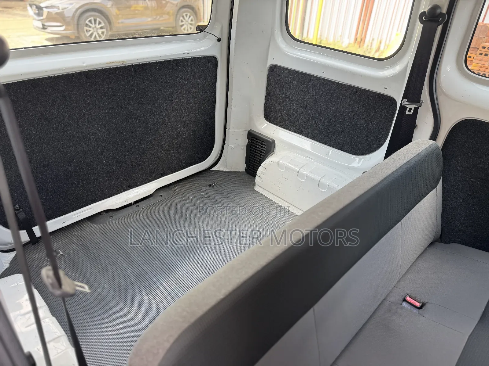 Nissan NV200 2018 White