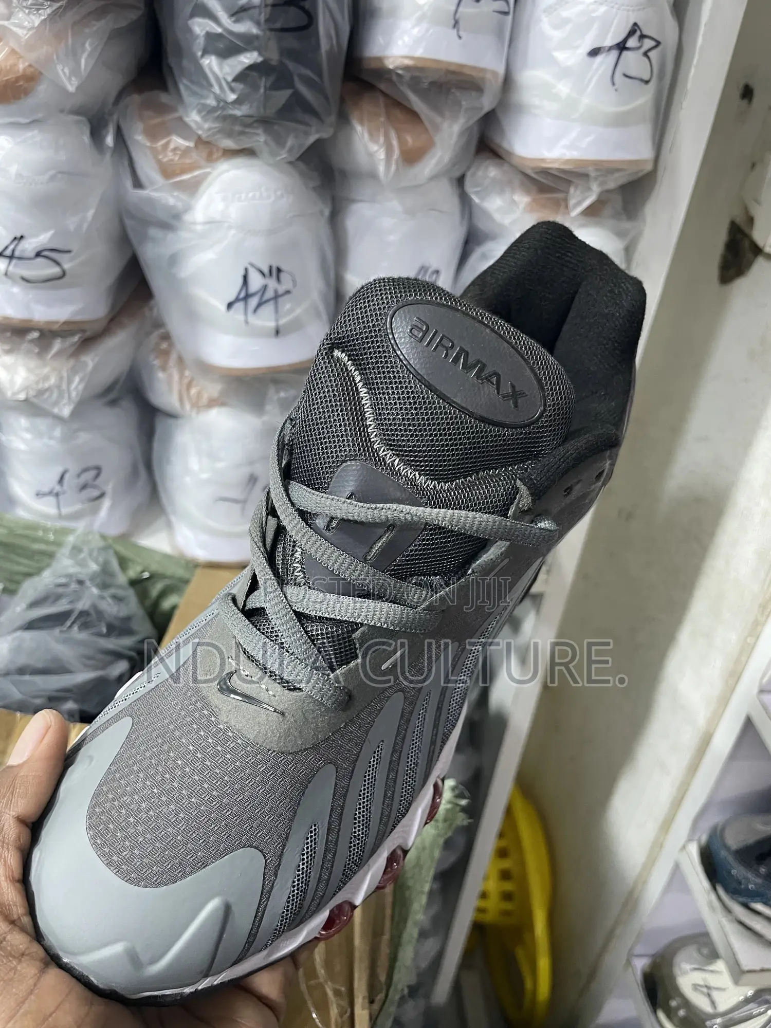 Nike Dn8 Sneakers
