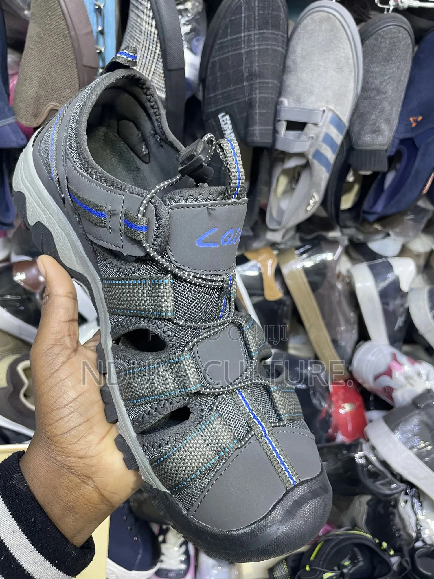 Catrn Closed Toe Hiking Sandals