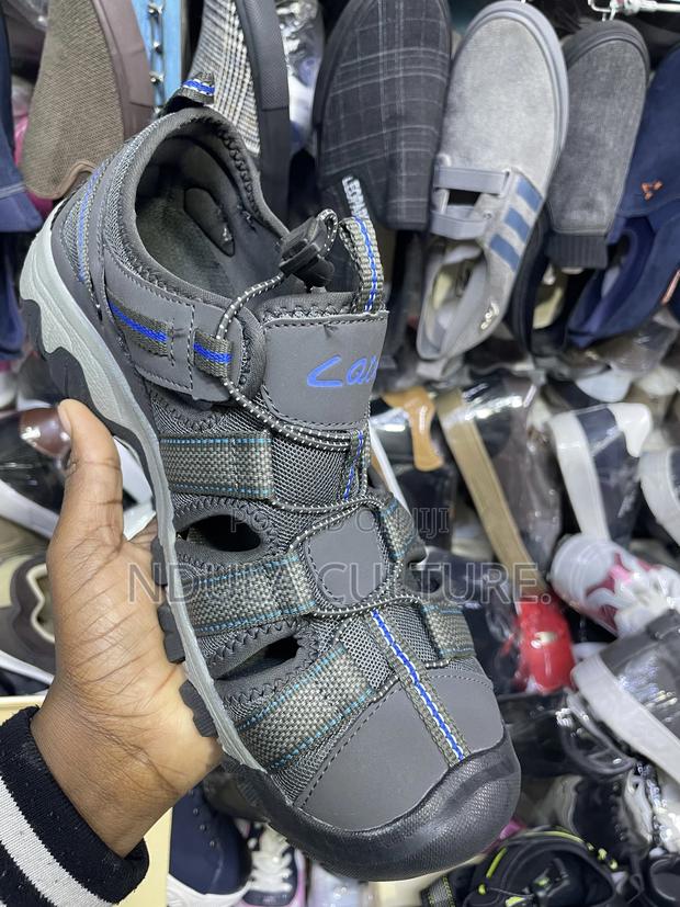 Catrn Closed Toe Hiking Shoes - thumbnail 4