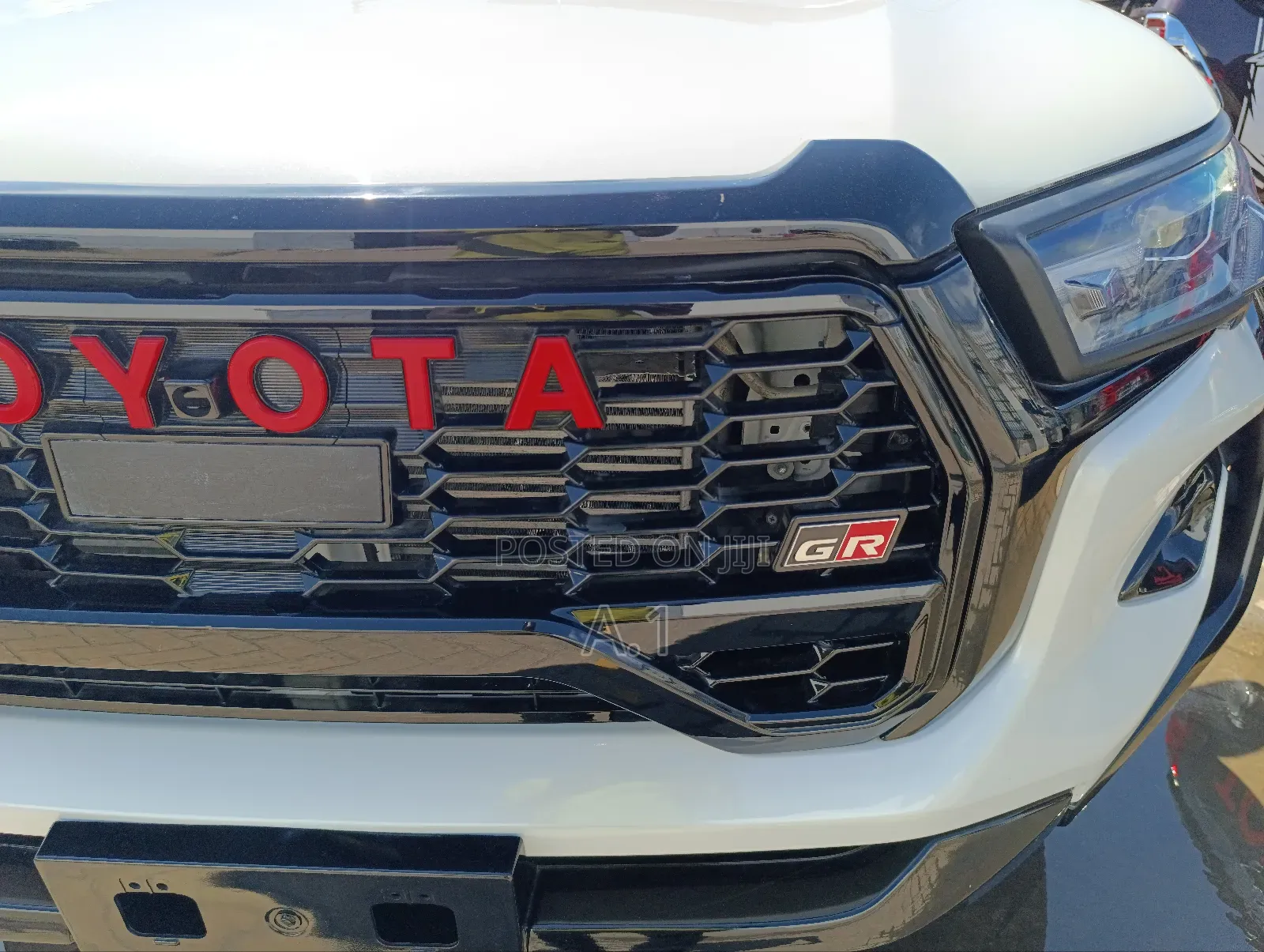 Toyota Hilux SR5 HI-Rider 2019 White
