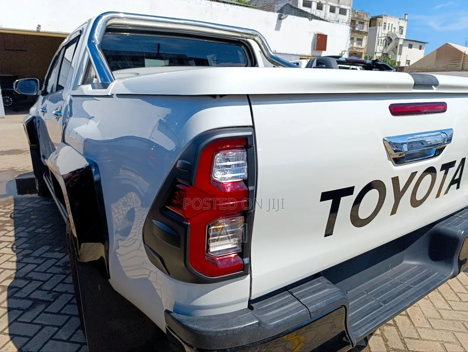 Toyota Hilux SR5 HI-Rider 2019 White