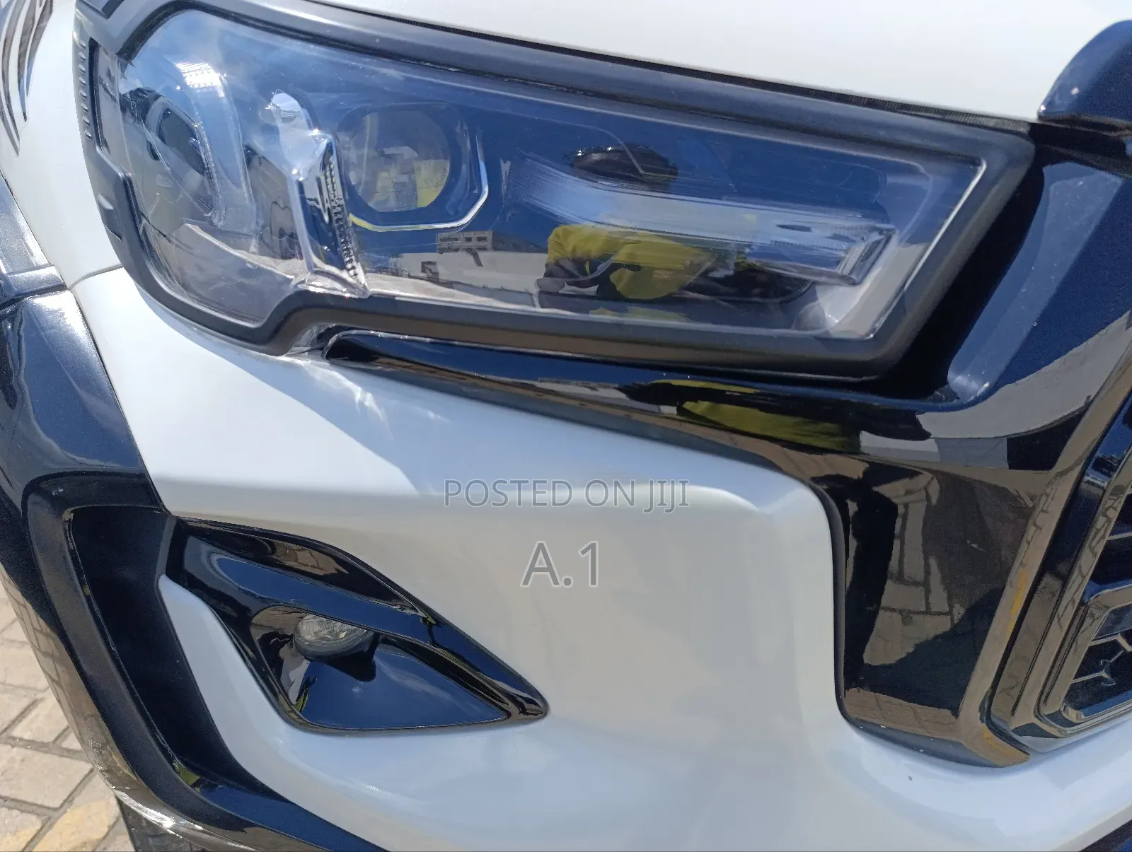 Toyota Hilux SR5 HI-Rider 2019 White