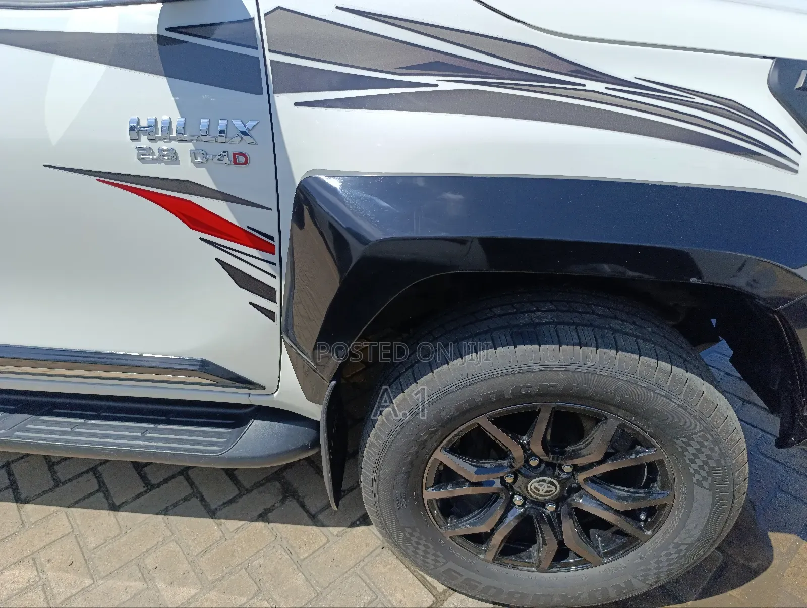 Toyota Hilux SR5 HI-Rider 2019 White