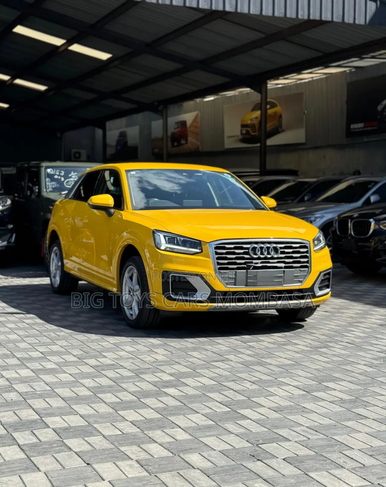 Audi Q2 2018 Yellow