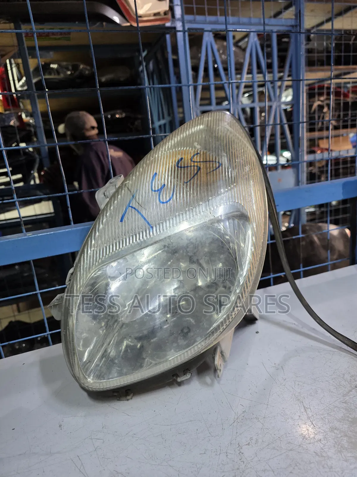 Toyota Duet 2005 Headlight