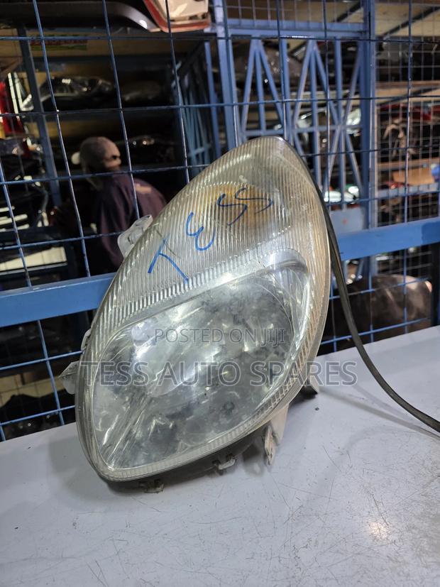Toyota Duet 2005 Headlight - main view