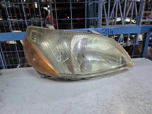 Toyota Platz 2003 Headlight