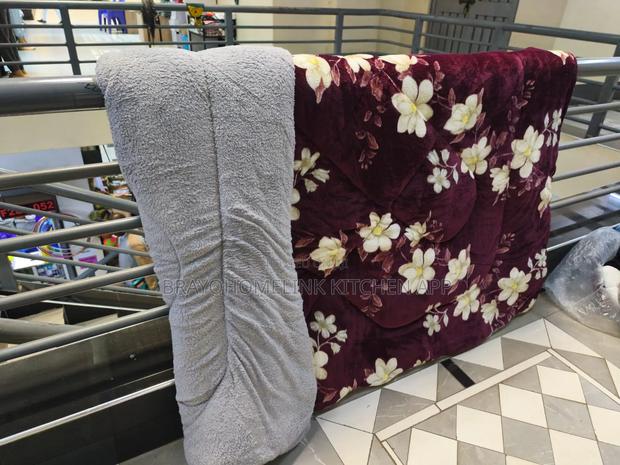 Single Woollen Duvet 5by6 - thumbnail 2