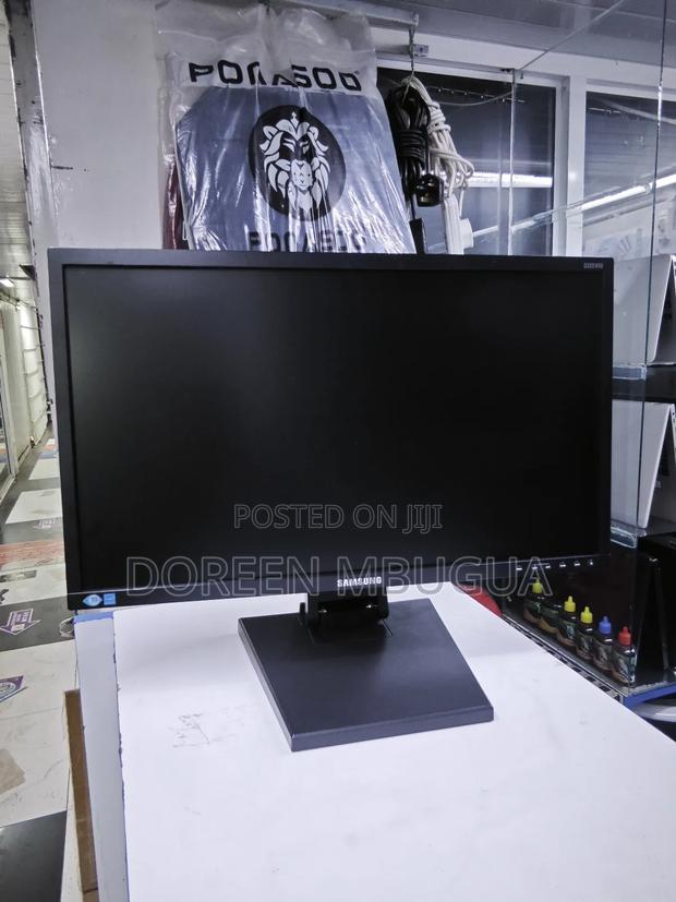 Samsung 22 Inches With Hdmi Monitor