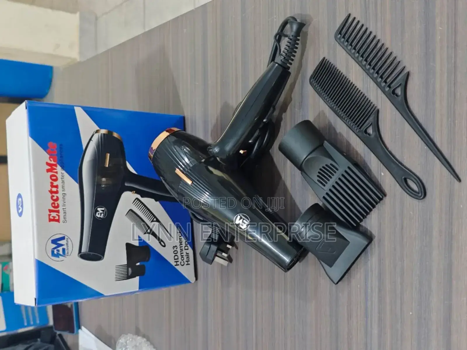 Electromate Commercial Hairdryer/Brodry With Accessories