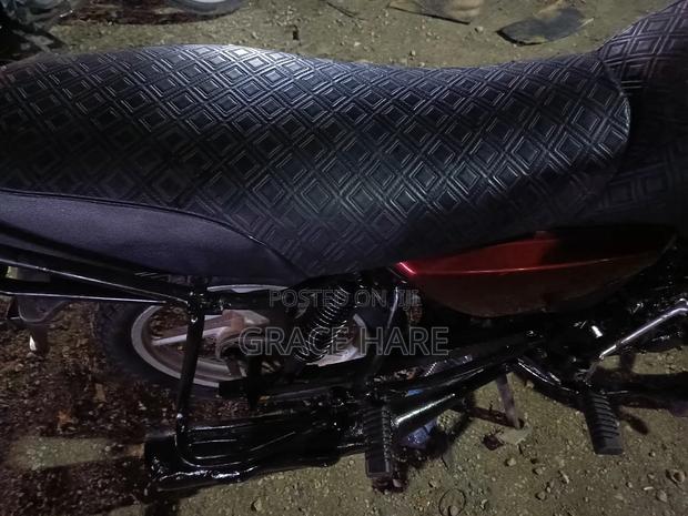 Bajaj Boxer 150 UG 2020 White - thumbnail 5