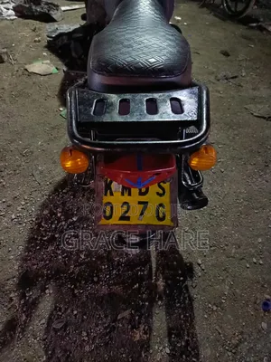 Bajaj Boxer 150 UG 2020 White