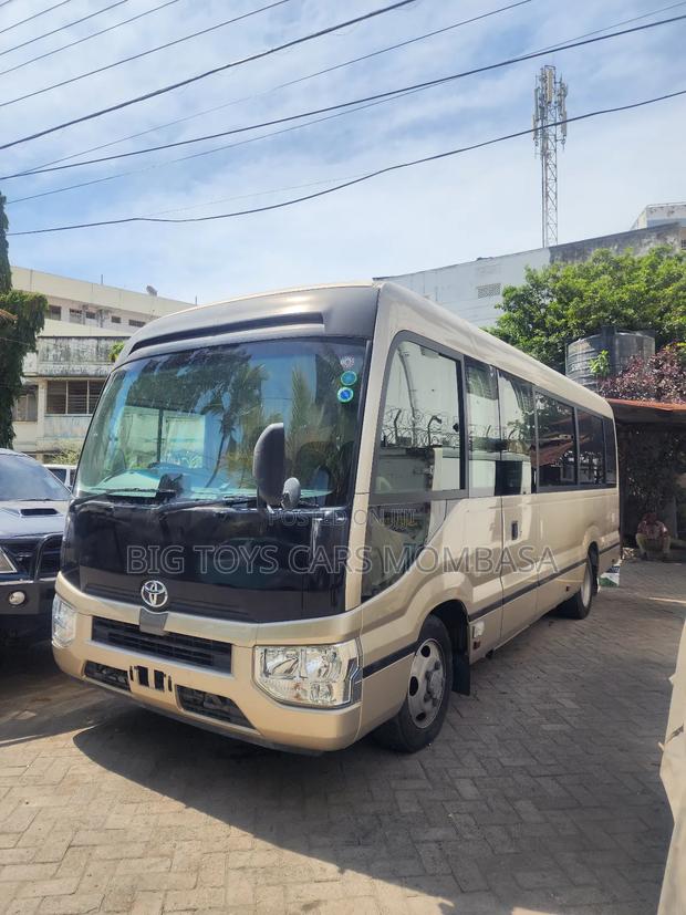 Toyota Coaster 2018 Gold - thumbnail 3