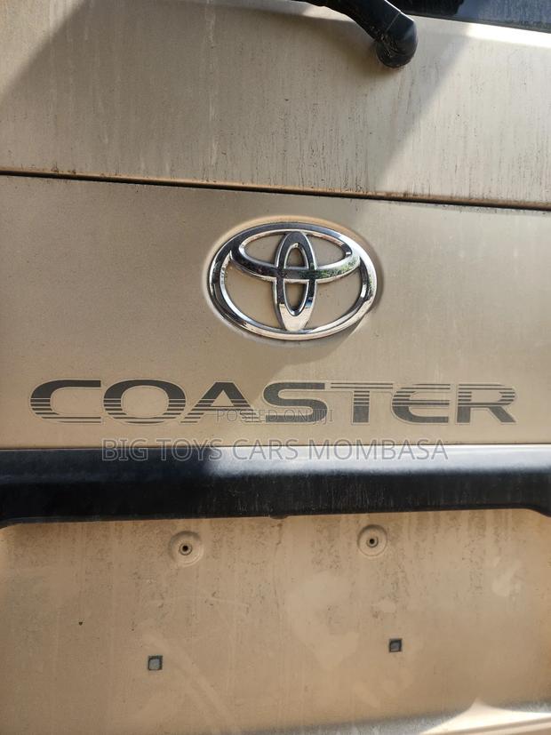 Toyota Coaster 2018 Gold - thumbnail 5