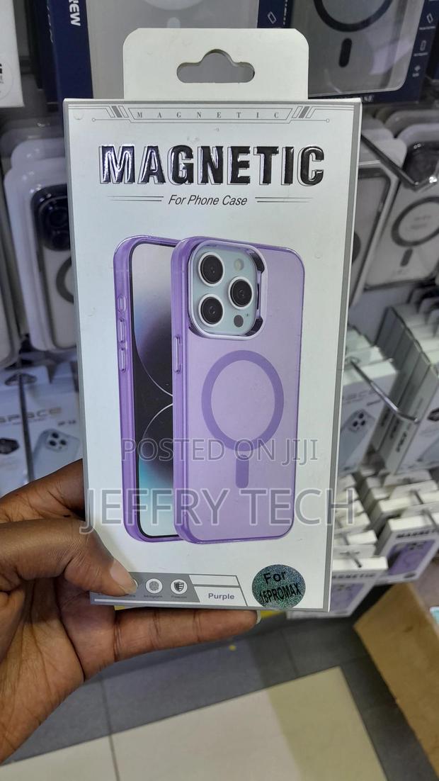 Canshn Magnetic Transluscent iPhone 15 Pro Max Case