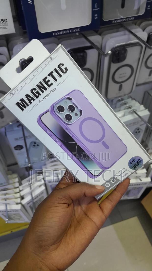 Canshn Magnetic Transluscent iPhone 15 Pro Max Case - thumbnail 2