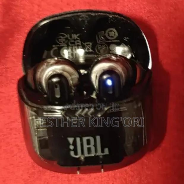 Selling a JBL Ear Pods - thumbnail 3