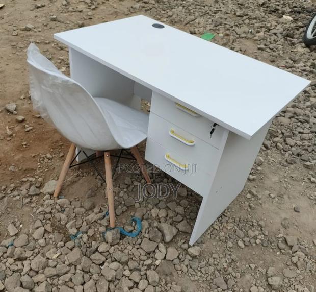 Modern Office Desk And Eames Chair - main view