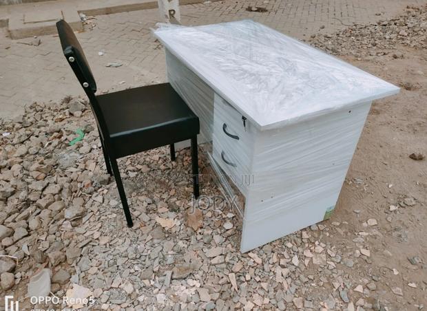 Modern Office Desk - main view