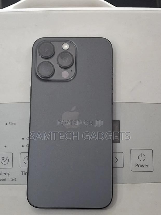 Apple iPhone 15 Pro Max 1 TB Gray - main view