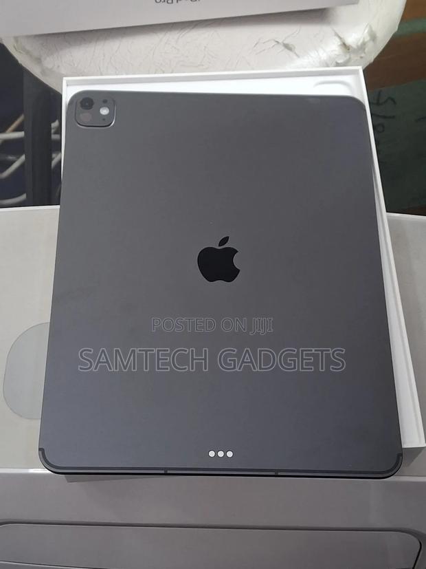 New Apple iPad Pro 13 (2025) 256 GB Gray
