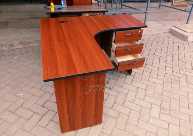 Modern L-shape Office Desk – Spacious & Professional - main view