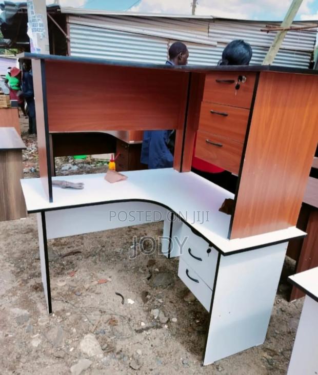 Modern L-shape Office Desk – Spacious & Professional - main view