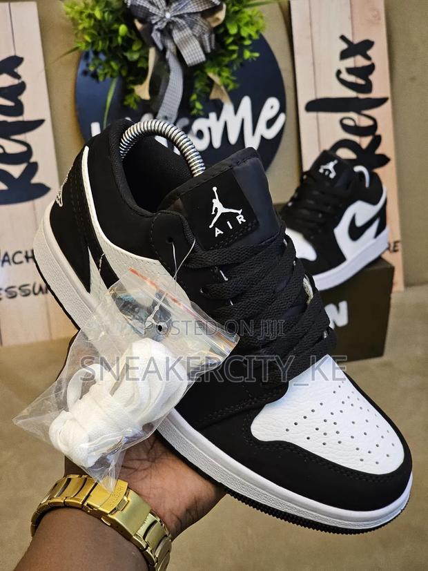 Jordan 1 Low 'Panda' - thumbnail 3