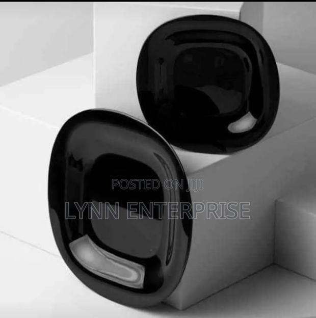 L9817 Luminarc Carine Black Noir Plates 11 Inch