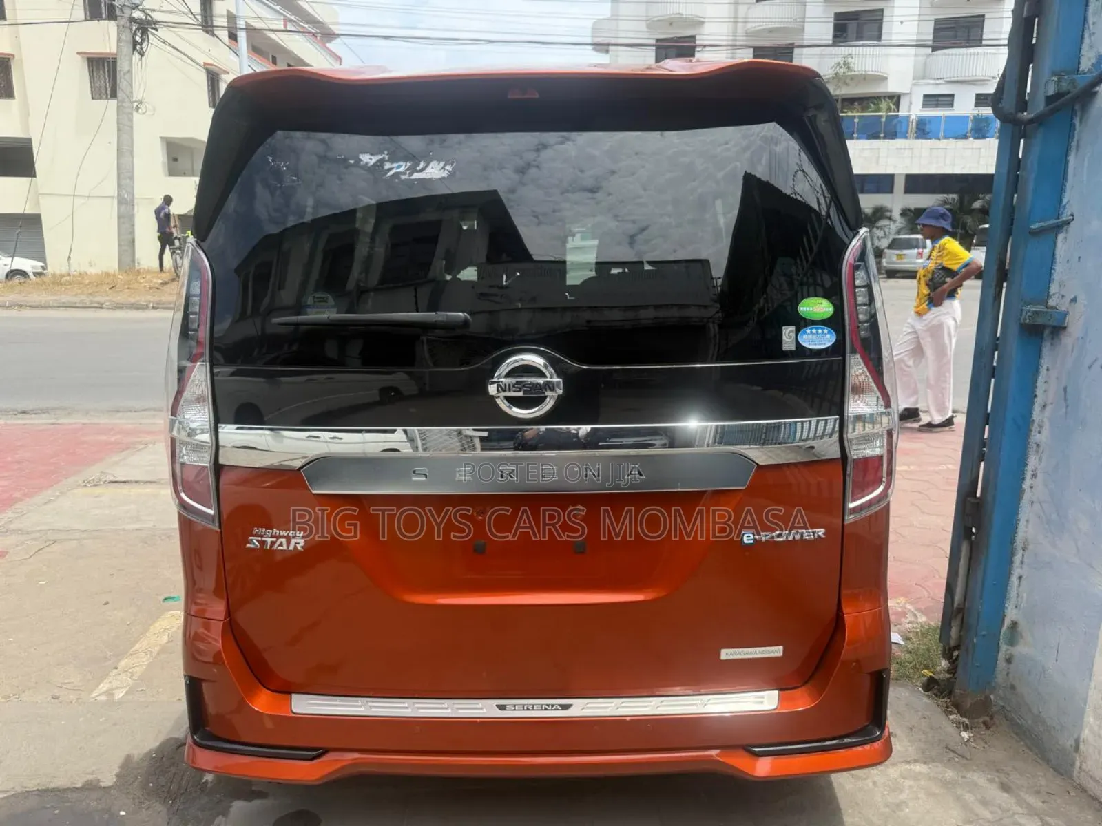 Nissan Serena 2019 Orange