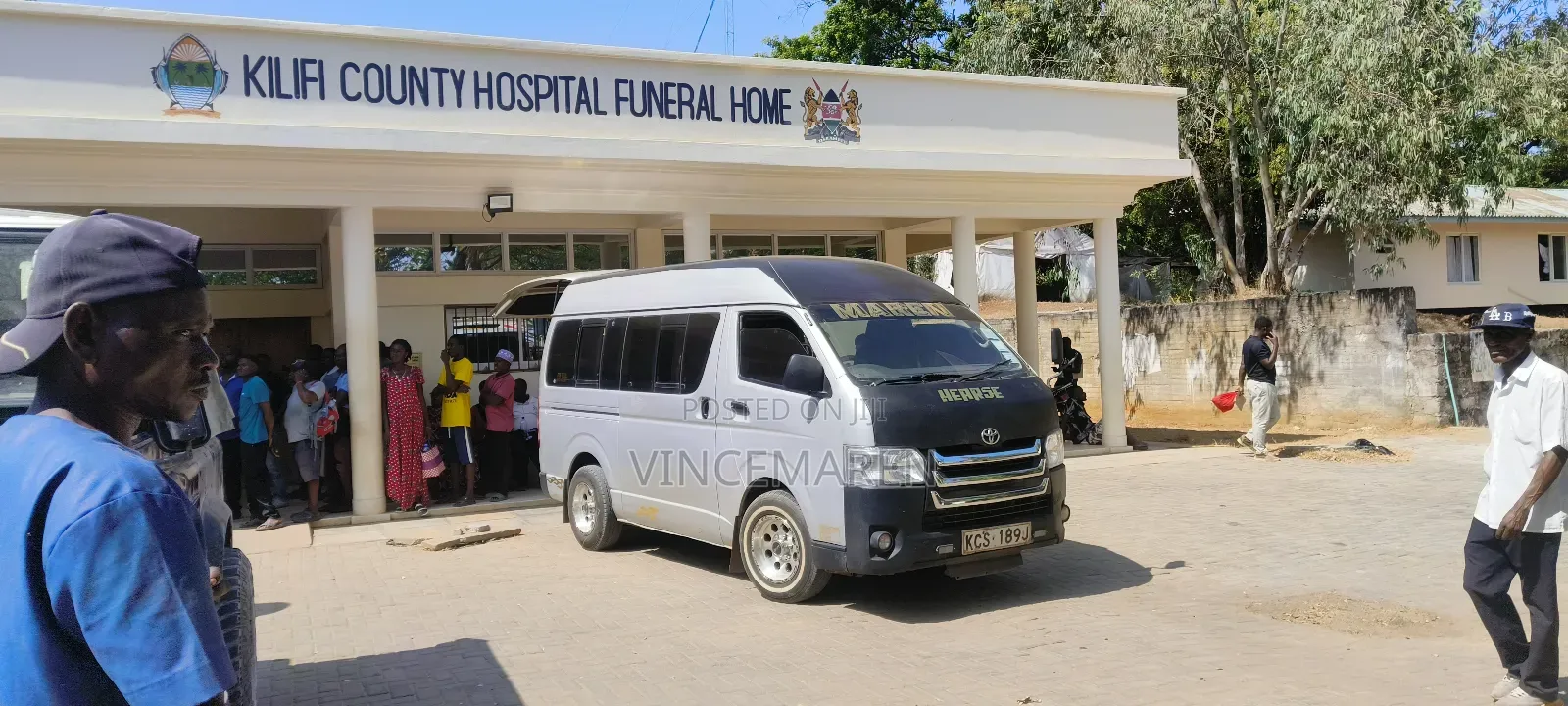 Toyota HiAce 2012 Silver