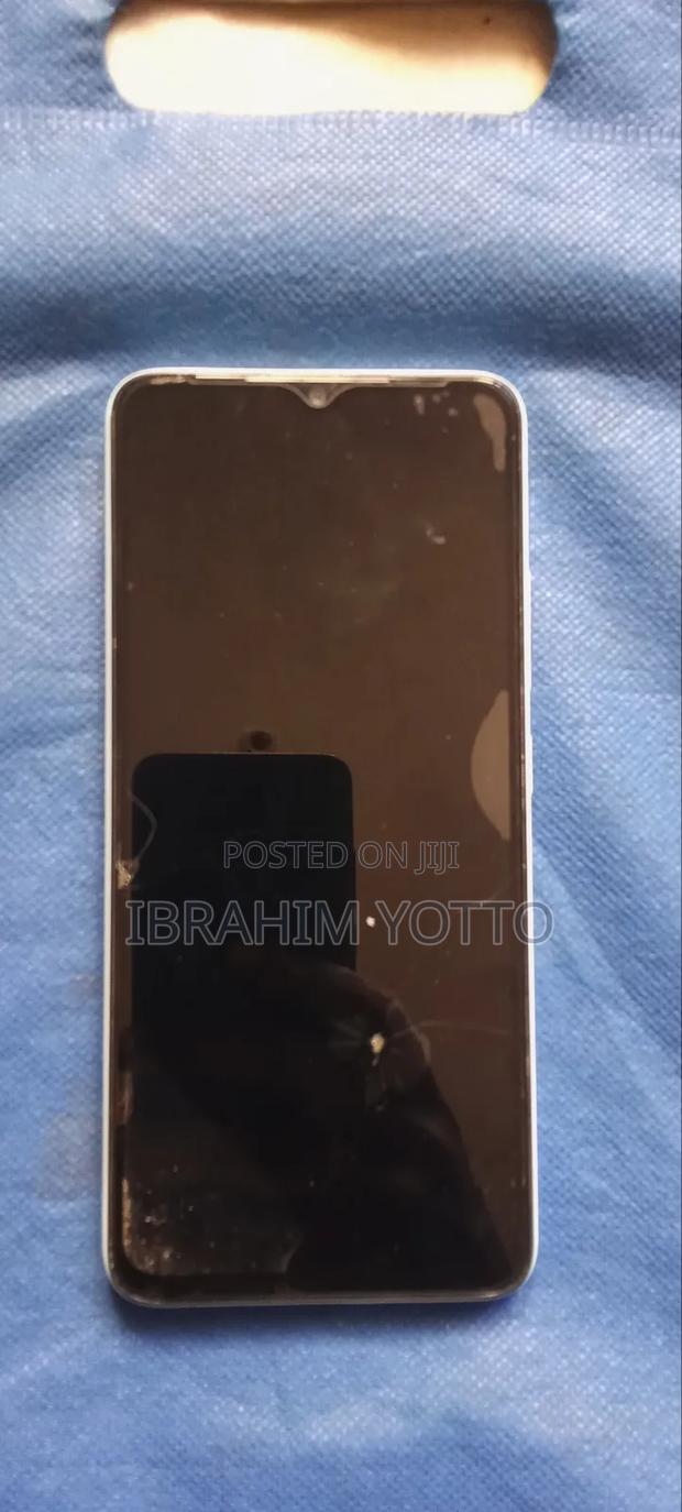 Itel P40 64 GB Blue - main view