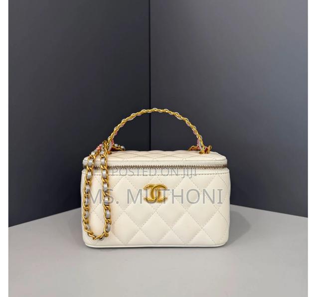 Chanel Small Bordeaux Vanity Case Handbag - thumbnail 7