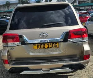 Toyota Land Cruiser 2015 Gold