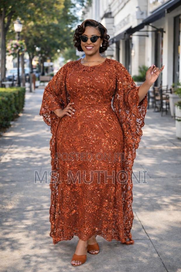 Quality Heavy Lace Free Size 2 Piece Gowns - thumbnail 4