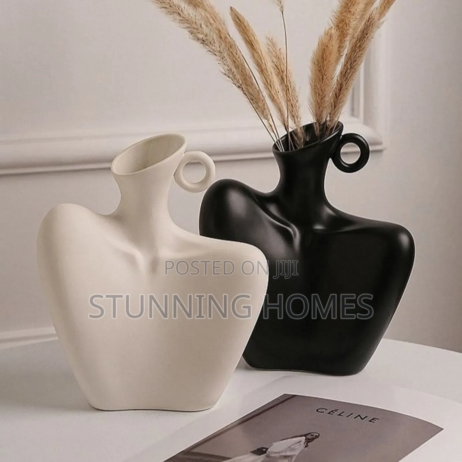 Collarbone Statement Nordic Vase