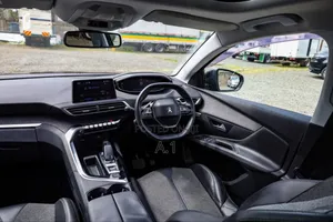 Peugeot 3008 2019 Green