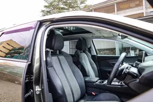 Peugeot 3008 2019 Green
