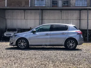 Peugeot 308 2018 Silver
