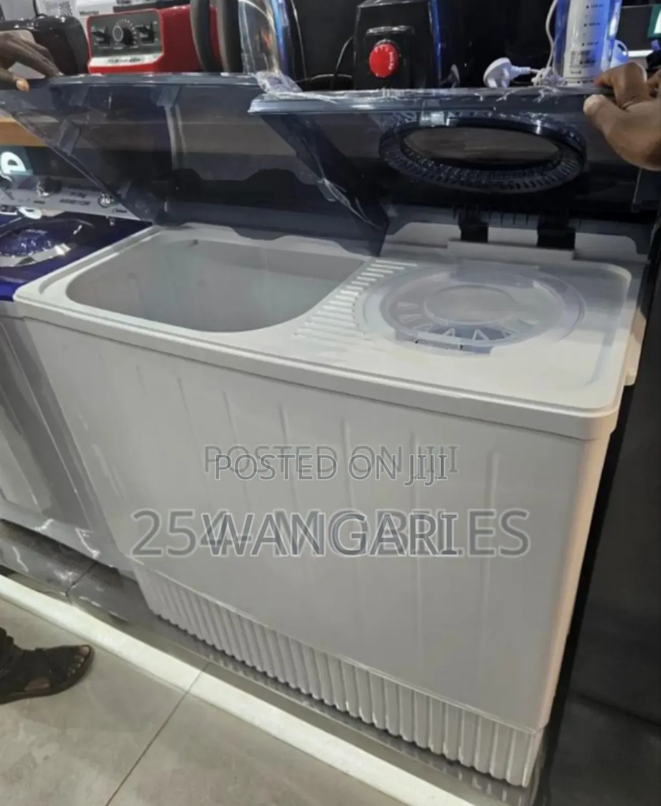 White New Hisense 13.5kg Washing Machine