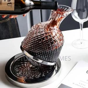 Elegant Rotating Wine Decanter - thumbnail 2