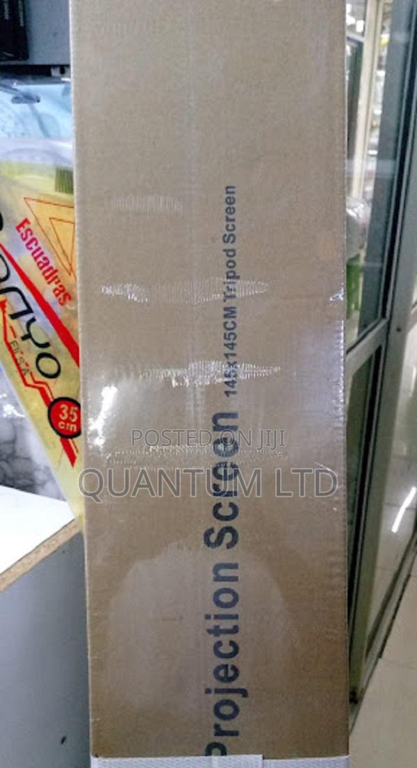 Tripod Projector Screen 145 X 145cm 60 X 60 - main view