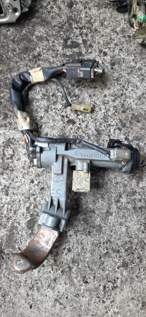 Toyota Hiace Ignition Switches - thumbnail 2