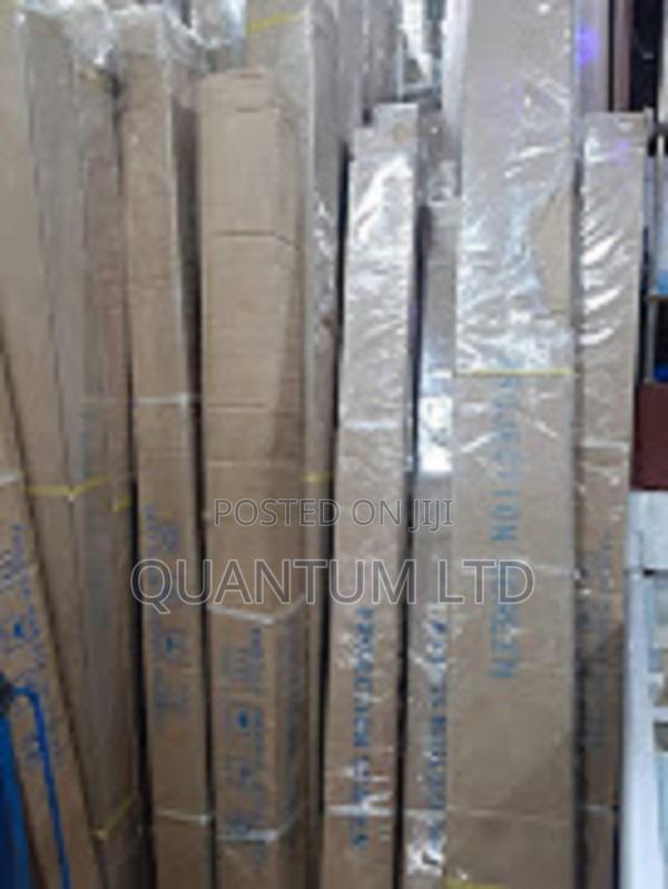 Tripod Projector Screen 60 by 60cm - thumbnail 2